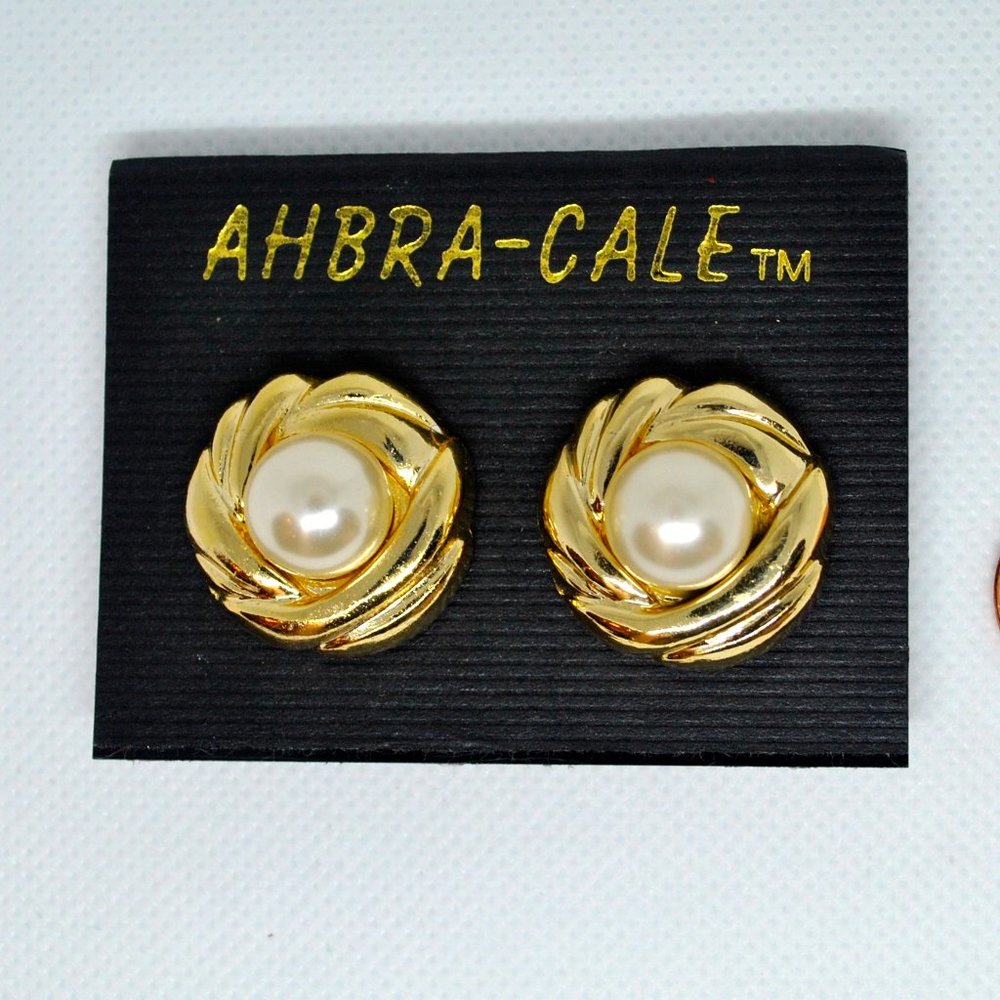 Vintage Ahbra-Cale Gold/Pearl Earrings